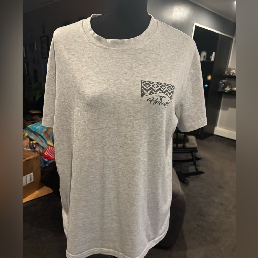 Grey Men's Howdy Texas Longhorns Short Sleeve Tee with Pocket Graphic